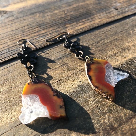 Agate Flower Gemstone Earrings - Picture 1 of 7